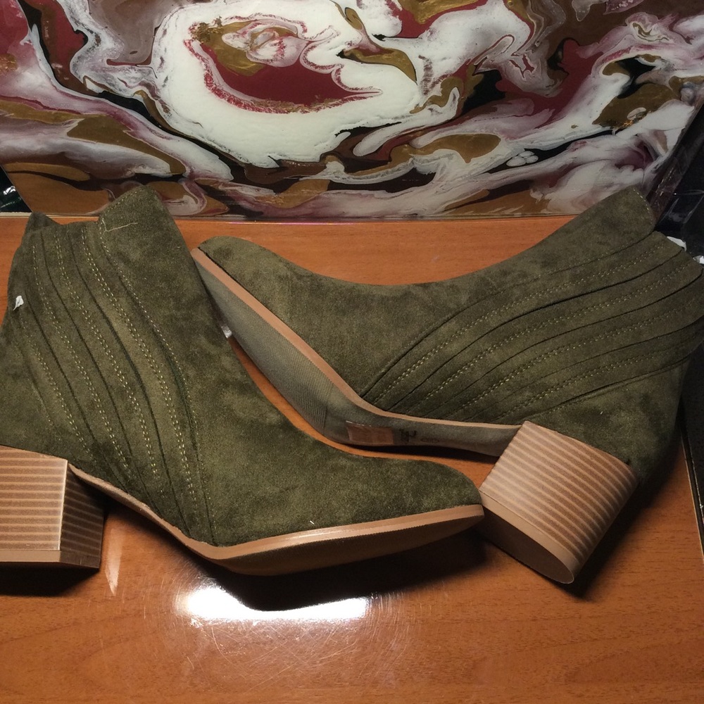 Women's Suede Booties